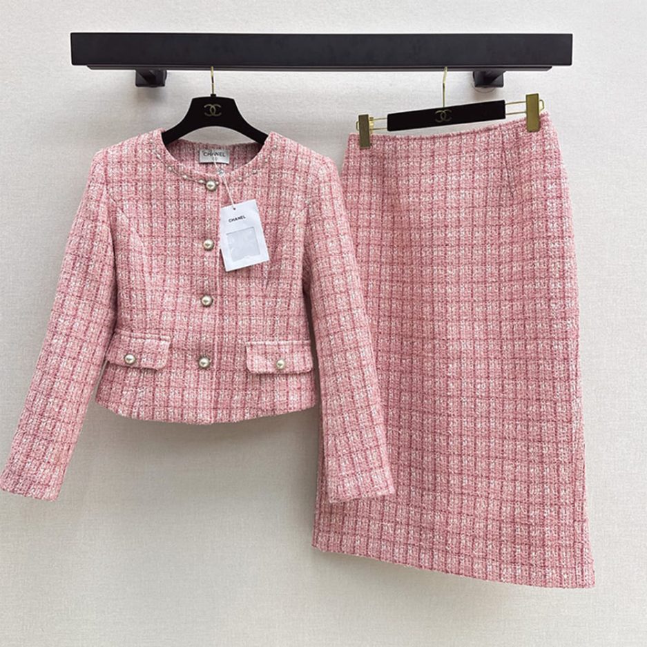 CHANEL WOMEN SUIT